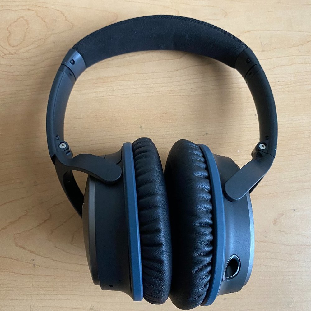 Bose QuietComfort 25 Wired Noise Cancelling Headphones - Picture 7 of 13